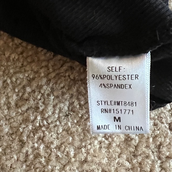 Kittenish bodysuit with front buttons - Picture 4 of 5